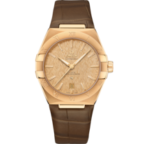 Constellation 39 mm, yellow gold on leather strap - 131.53.39.20.08.001