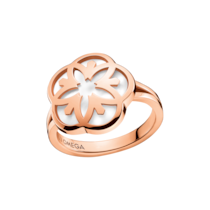 Omega Flower 戒指, 18K紅金, 蛋面切割珍珠貝母