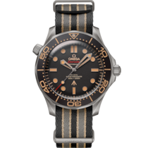 海馬系列 潛水300米 42毫米, 鈦金屬 配襯 NATO表帶 - 210.92.42.20.01.001
